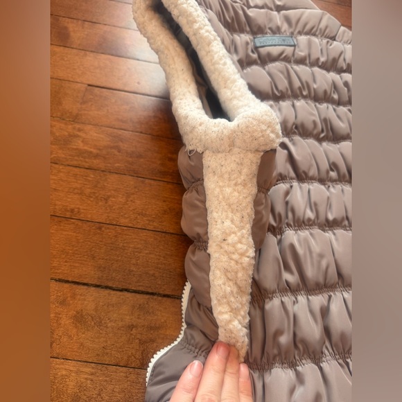 Calvin Klein Performance Sherpa  vest size small - Picture 12 of 12